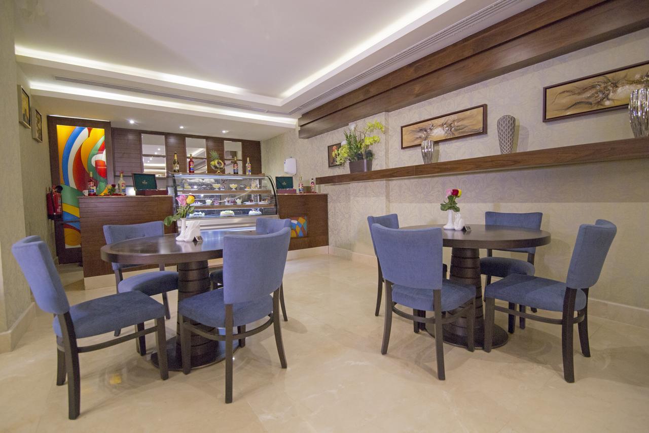 Hotel Intour